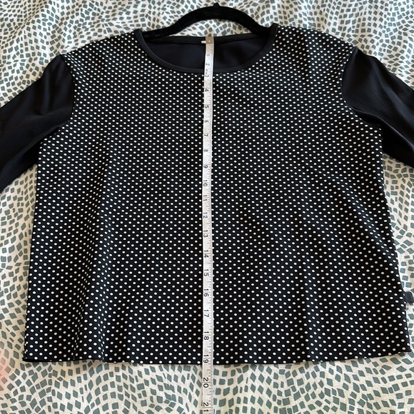 Lululemon Out of This World Tee - Picture 11 of 14